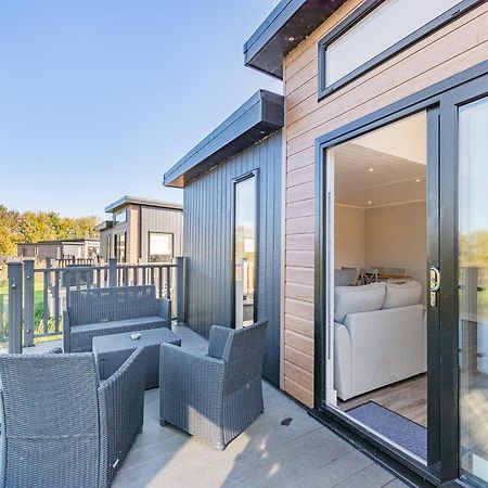 Waterside Hambleton Lakeside Lodges Poulton-le-Fylde エクステリア 写真